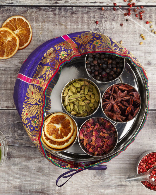 Gin Botanicals Tin + Silk Wrap